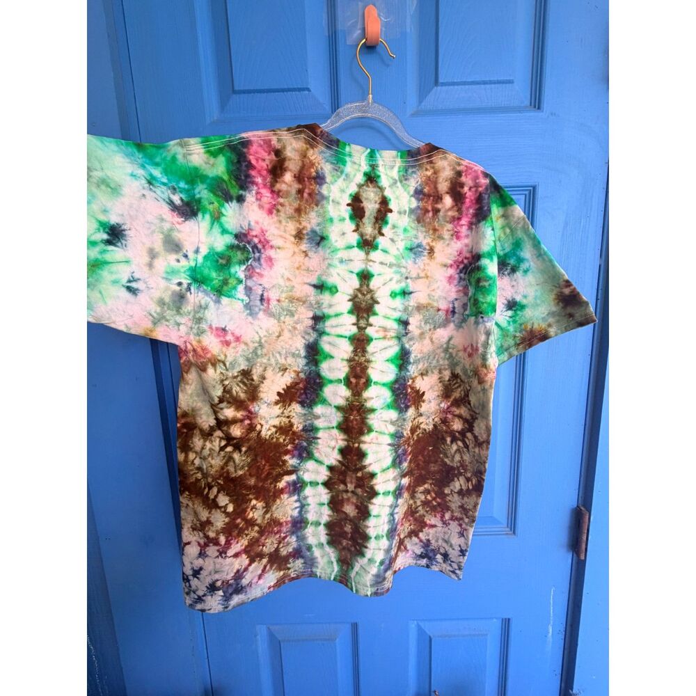Handmade Alice in Wonderland tie dye t-shirt ice dyed - Picture 3 of 7